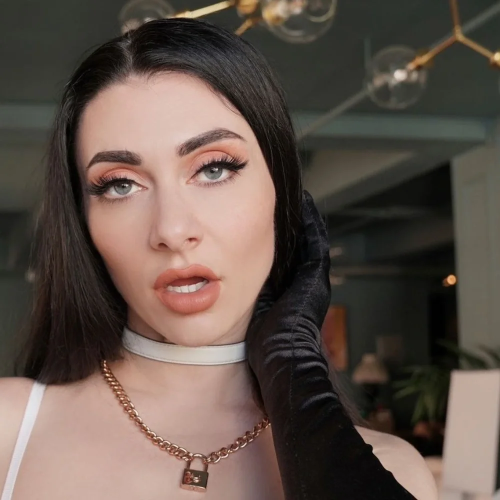 💋 QVEEN STUDIO Matte Liquid Lip Satin - Thick Skin